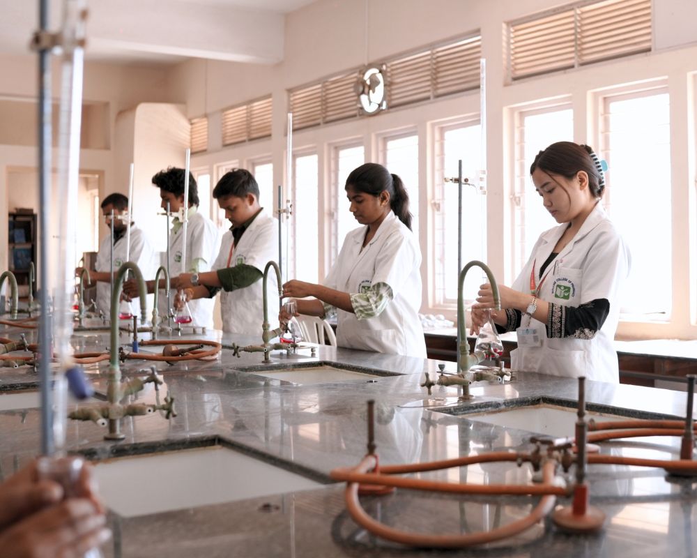 Pharmaceutical chemistry and pharmaceutics laboratory at Mallige College of Pharmacy